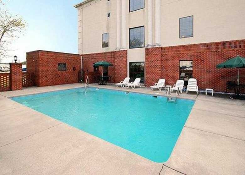 Hotel Comfort Suites Near Camp Lejeune