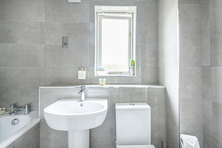 Modern 2 Bedroom Lewisham Apartment