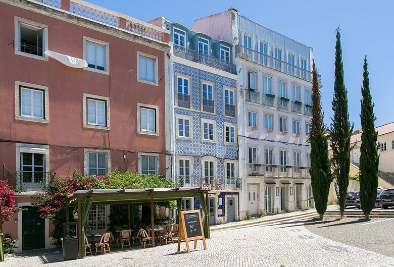 Armada Square I Apartment Rentexperience