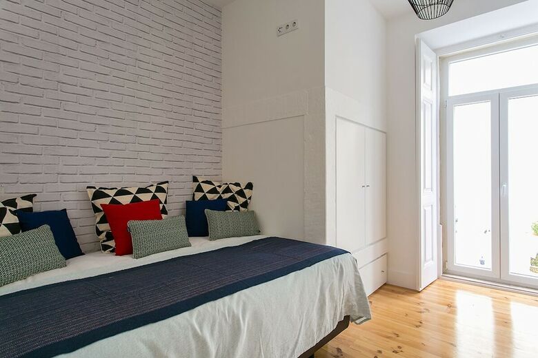 Modern Deluxe Apartment Rentexperience