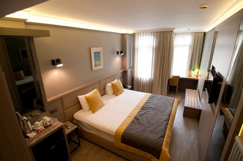 Seraglio Hotel & Suites