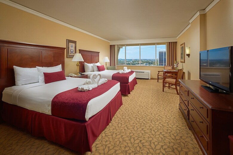 Hotel Plaza Resort & Spa