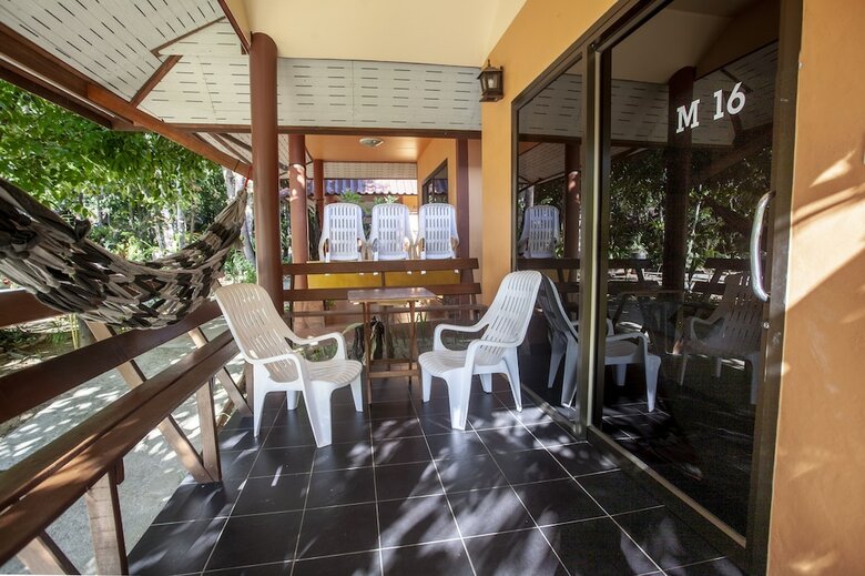 Hotel Lanta Pearl Beach Resort