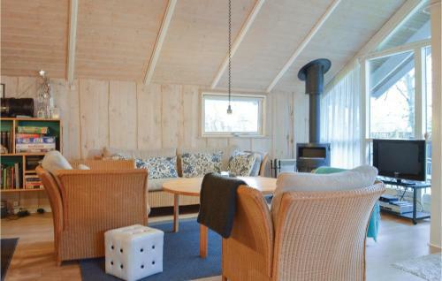 Holiday Home Dronningm�lle 50