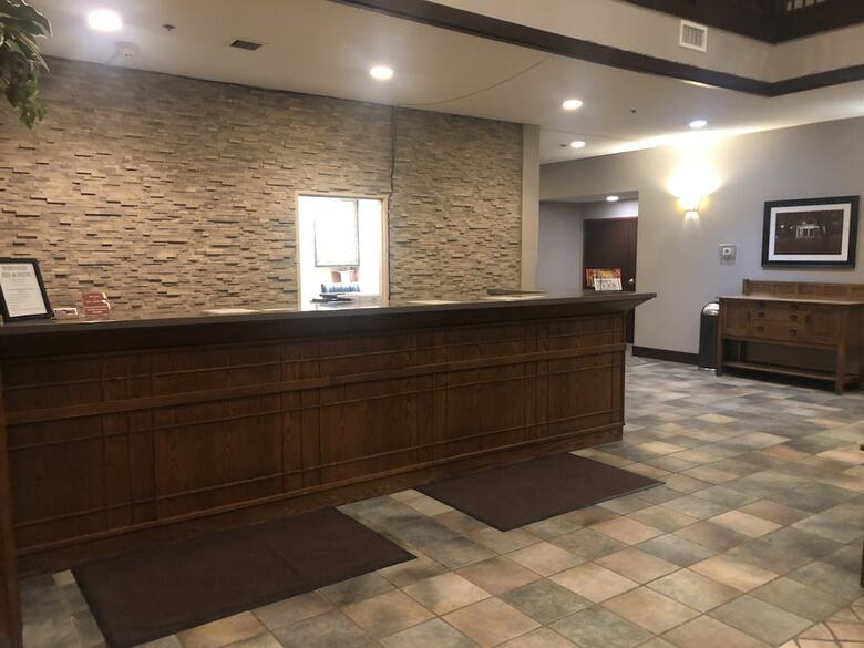 Hotel Norwood Inn & Suites