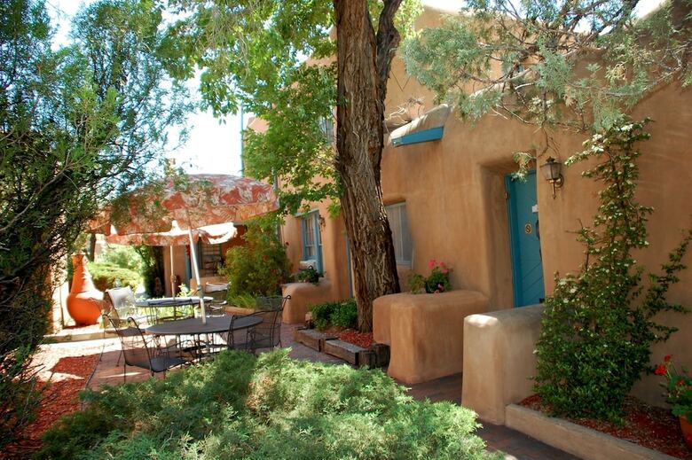 Pueblo Bonito Bed And Breakfast Inn