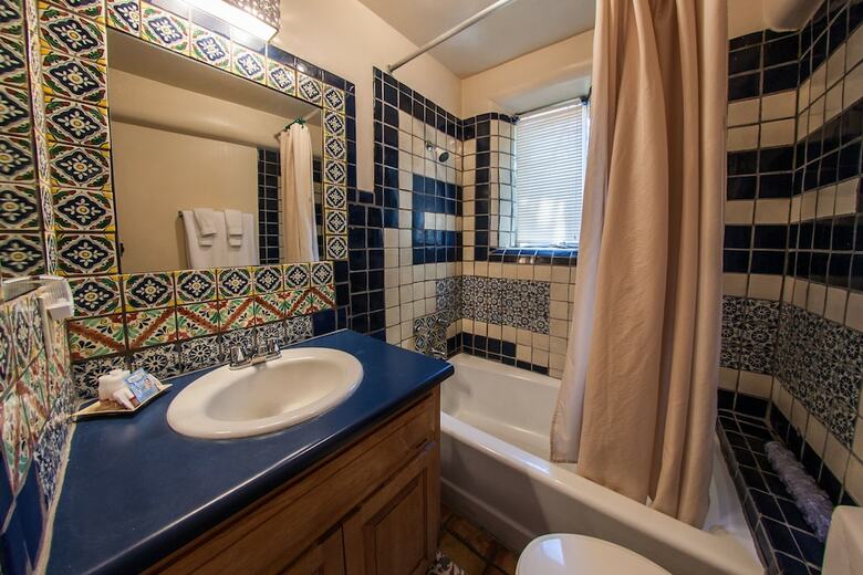 Pueblo Bonito Bed And Breakfast Inn