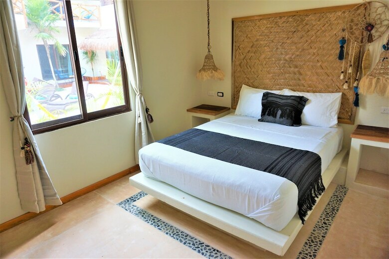 Hotel La Puerta Azul Beachfront - Adults Only