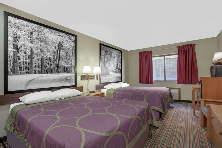 Hotel Super 8 By Wyndham Evansville East