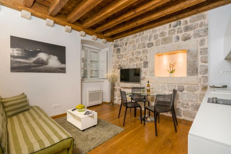 Nije Pre?a Apartments