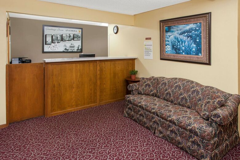 Hotel Super 8 By Wyndham Anamosa Ia
