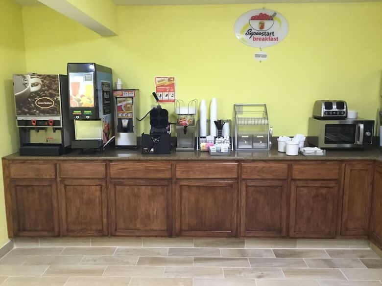 Hotel Super 8 By Wyndham Anamosa Ia