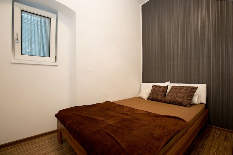 O 40 Apartment