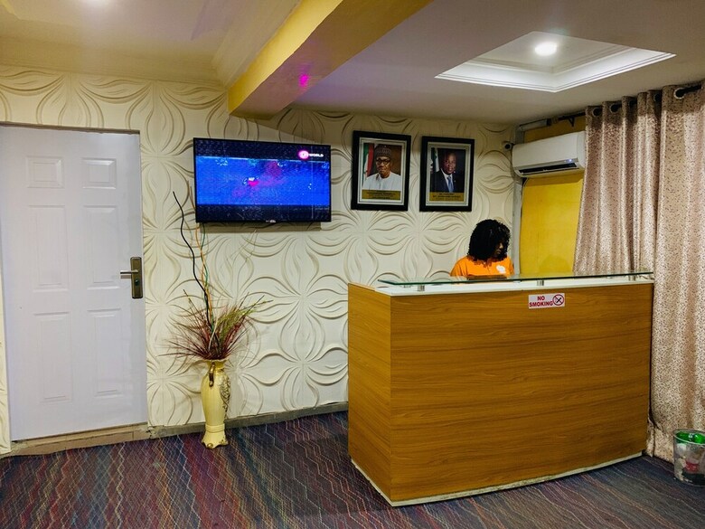 Ariflad Hotel & Suites