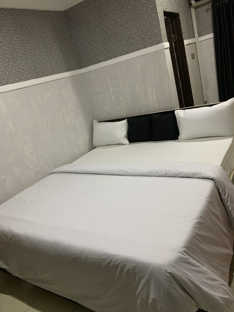 Ariflad Hotel & Suites