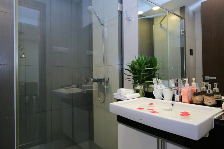 Sophie Lancaster Hanoi Apartment