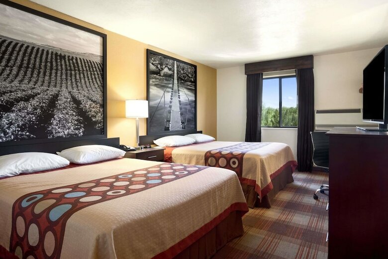 Hotel Super 8 By Wyndham Idaho Falls