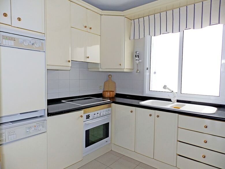 Apartamentos Atico Medano 3