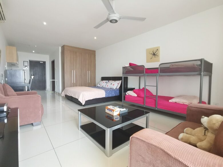 Apartamentos Ksl Studio Homestay By Immaculate
