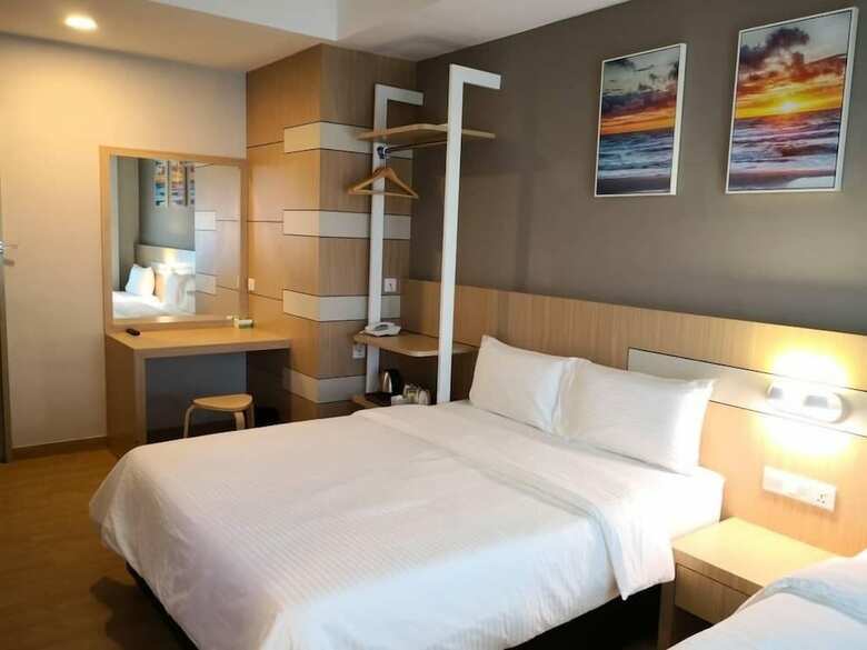 Walk In Hotel