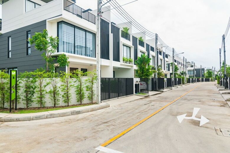 3bdr Townhouse 800m From Bangtao Beach