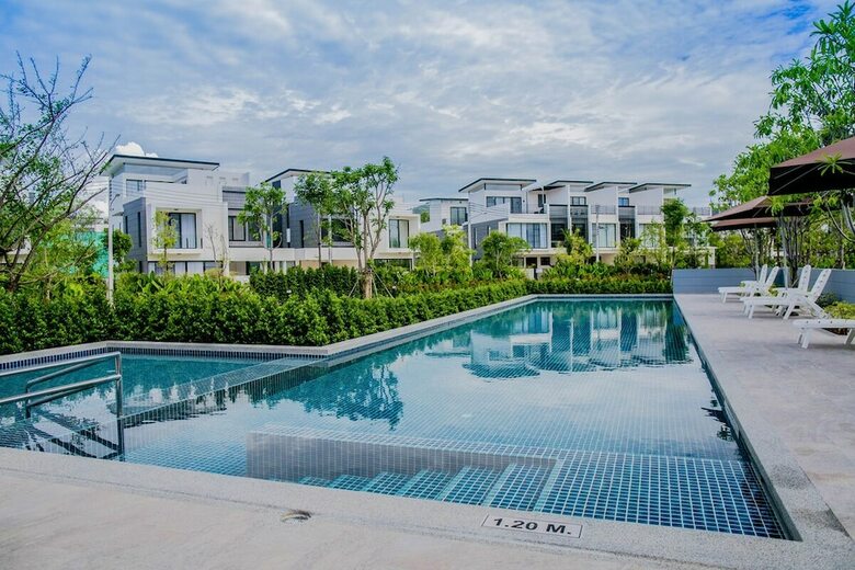 3bdr Townhouse 800m From Bangtao Beach