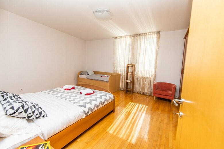 Modern 2bdr Apartment In The Center- Free Parking