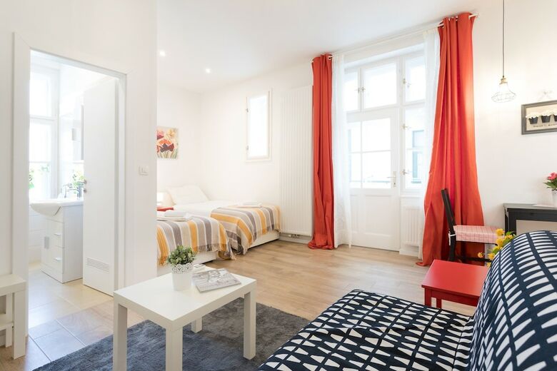 Apartamentos Spacious And Modern Central Triplex- Free Parking!