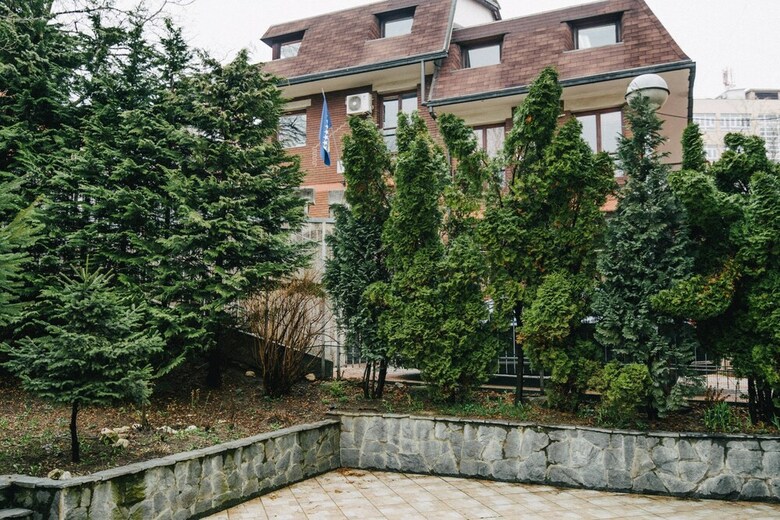 Modern Apartment With Huge Garden & Free Parking
