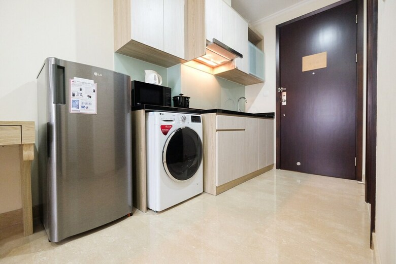 Simply Studio At Menteng Park Apartment