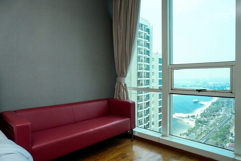 1br Apartment With City View At Ancol Mansion