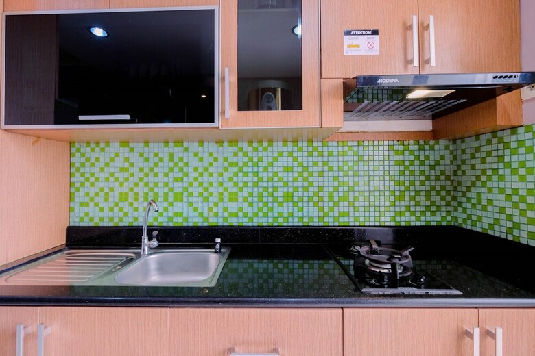 Comfy 2br At Mediterania Marina Ancol Apartment