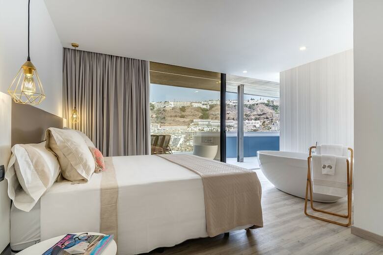 The One Luxury Apartments
