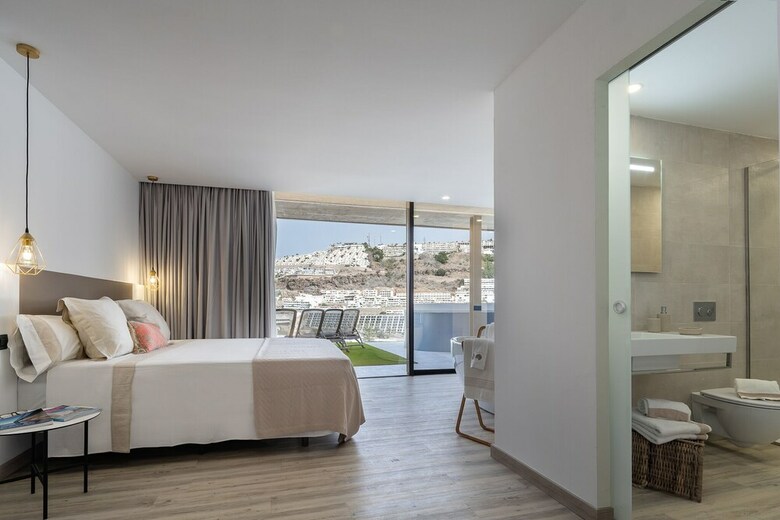 The One Luxury Apartments