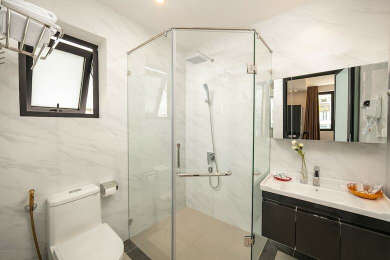 Hotel Tuan Chau Kingly Villa