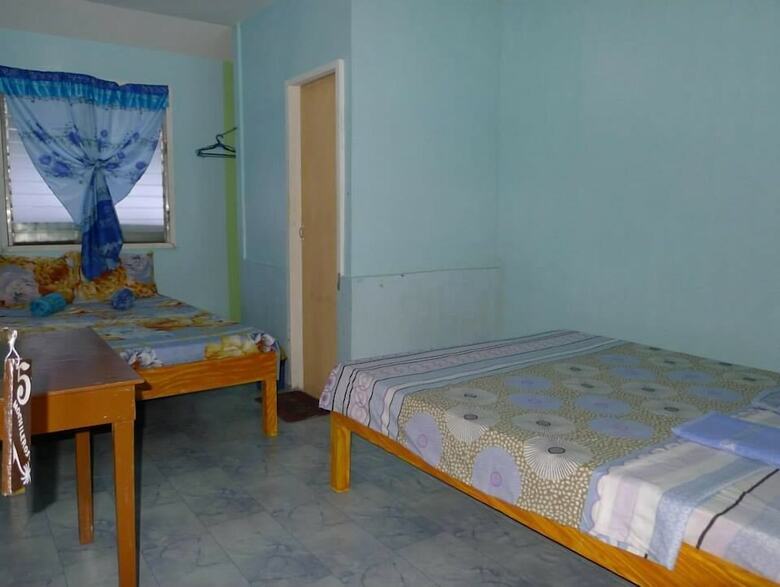 Hotel Mochileros Guesthouse