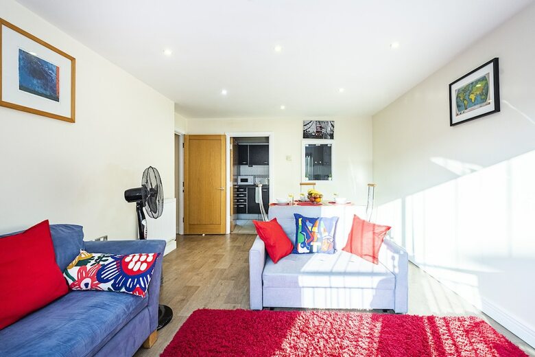 Ash Cosy Apartments 1 - Settlers Court