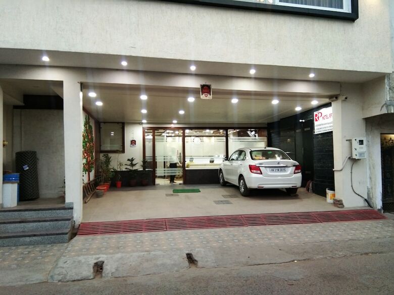 Hotel R P