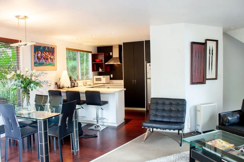 Bright 2 Bedroom Townhouse In Central Parnell