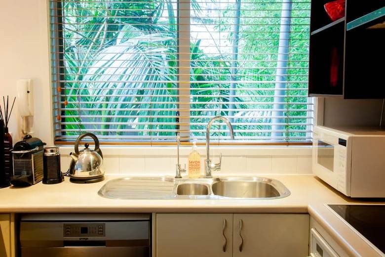 Bright 2 Bedroom Townhouse In Central Parnell