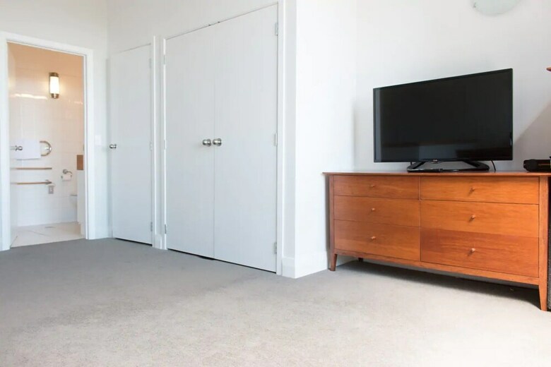 Amazing Penthouse Apartment With Balcony And Harbour Views