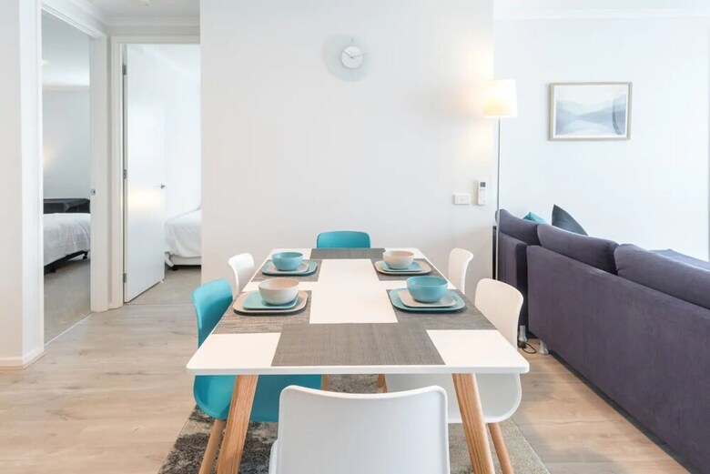 Stylish 3 Bedroom Melbourne Apartment