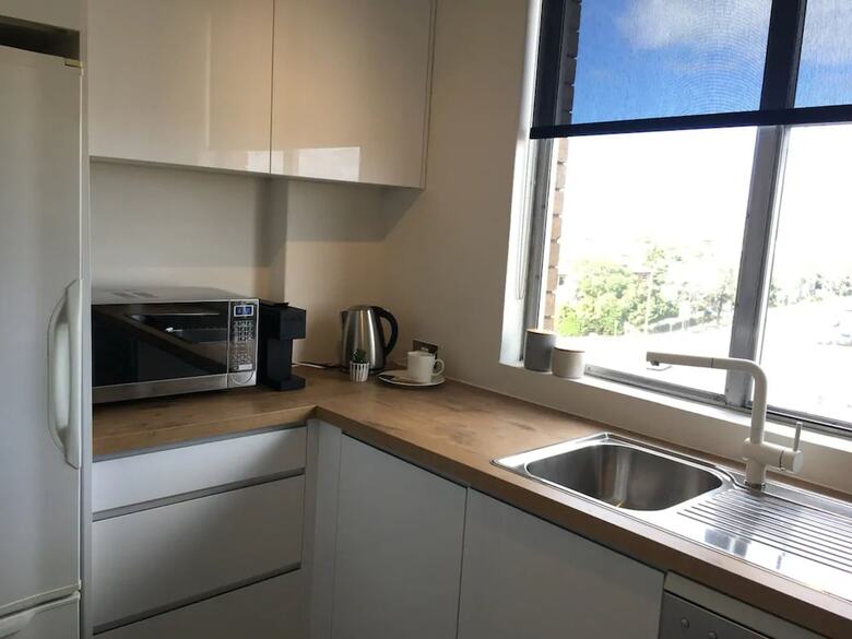 Contemporary Spacious Home 20minutes From Central Sydney
