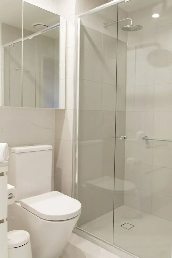 Central 1 Bedroom Apartment Close To Cbd And Riverside
