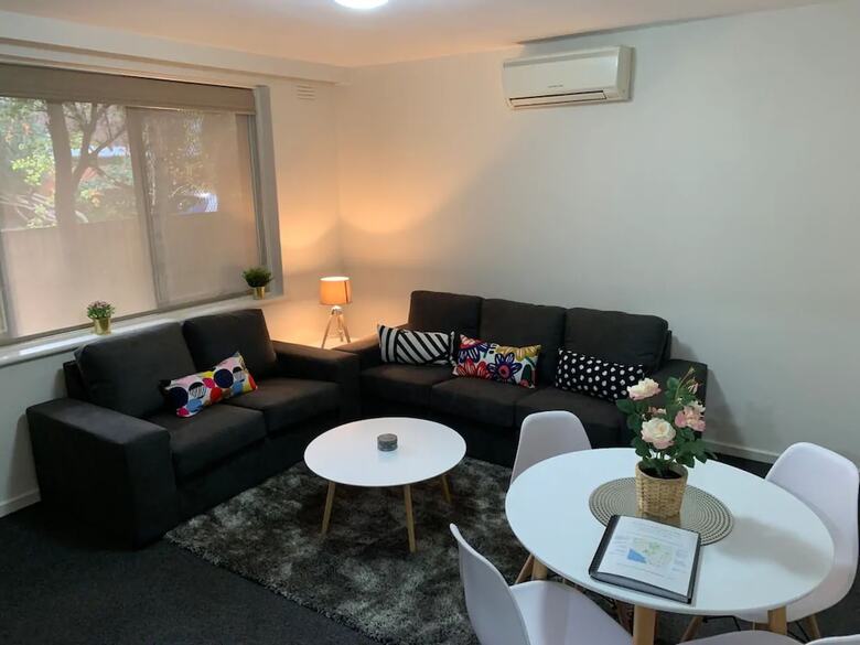 Comfortable New 2 Bedroom Apartment By St Kilda Pier