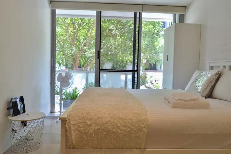 Luxurious 3 Bedroom Apartment With Parking Near Cbd