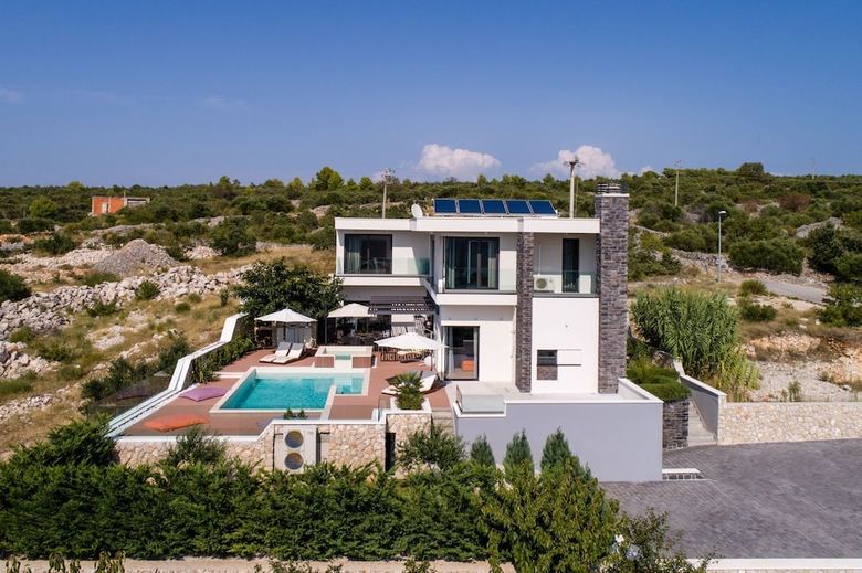Luxury Villa Golden Eye