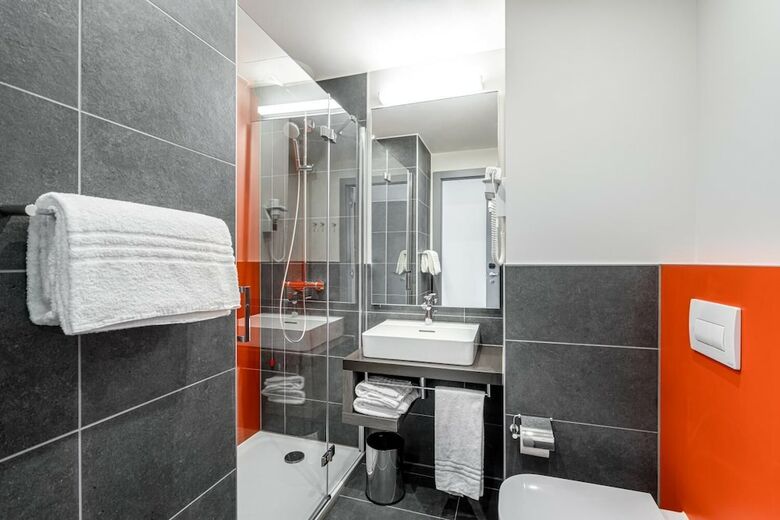 Hotel Campanile Vienna South
