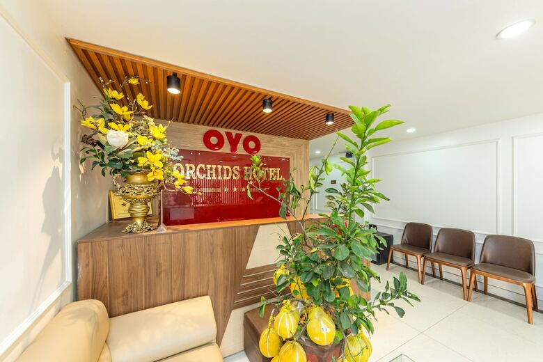 Oyo 1011 Orchids 4 Hotel