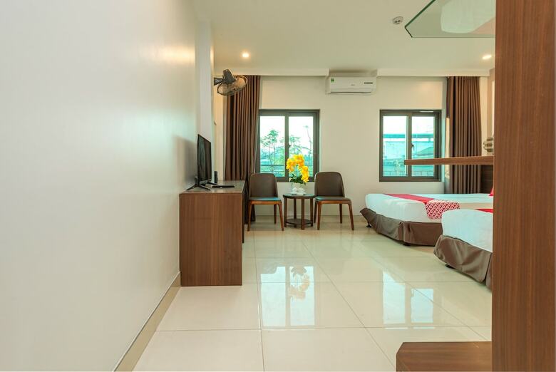 Oyo 1011 Orchids 4 Hotel